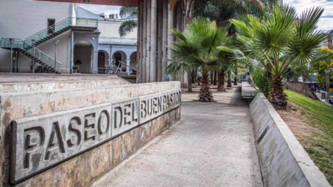 Aguans danzantes paseo del buen pastor
